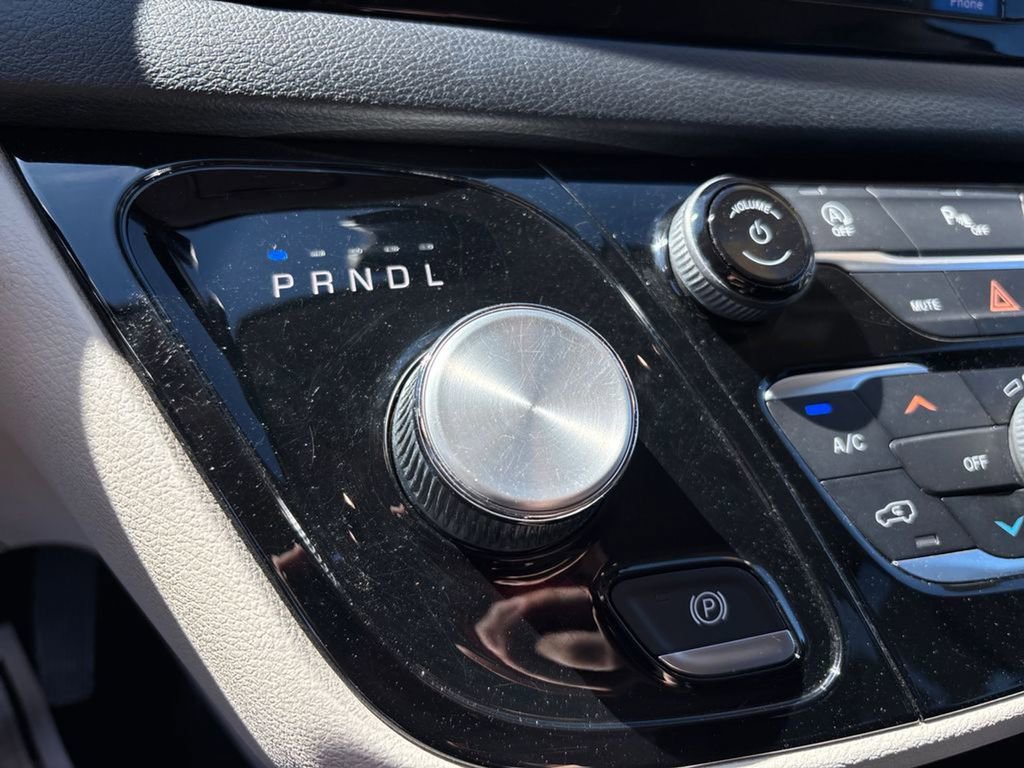 Used 2019 Chrysler Pacifica Touring-L FWD image 36