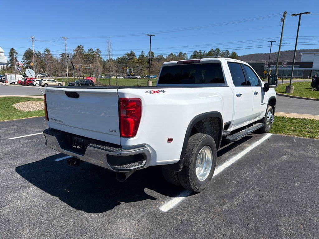 Used 2024 Chevrolet Silverado 3500 LTZ w/ LTZ Convenience Package AWD/4WD image 8
