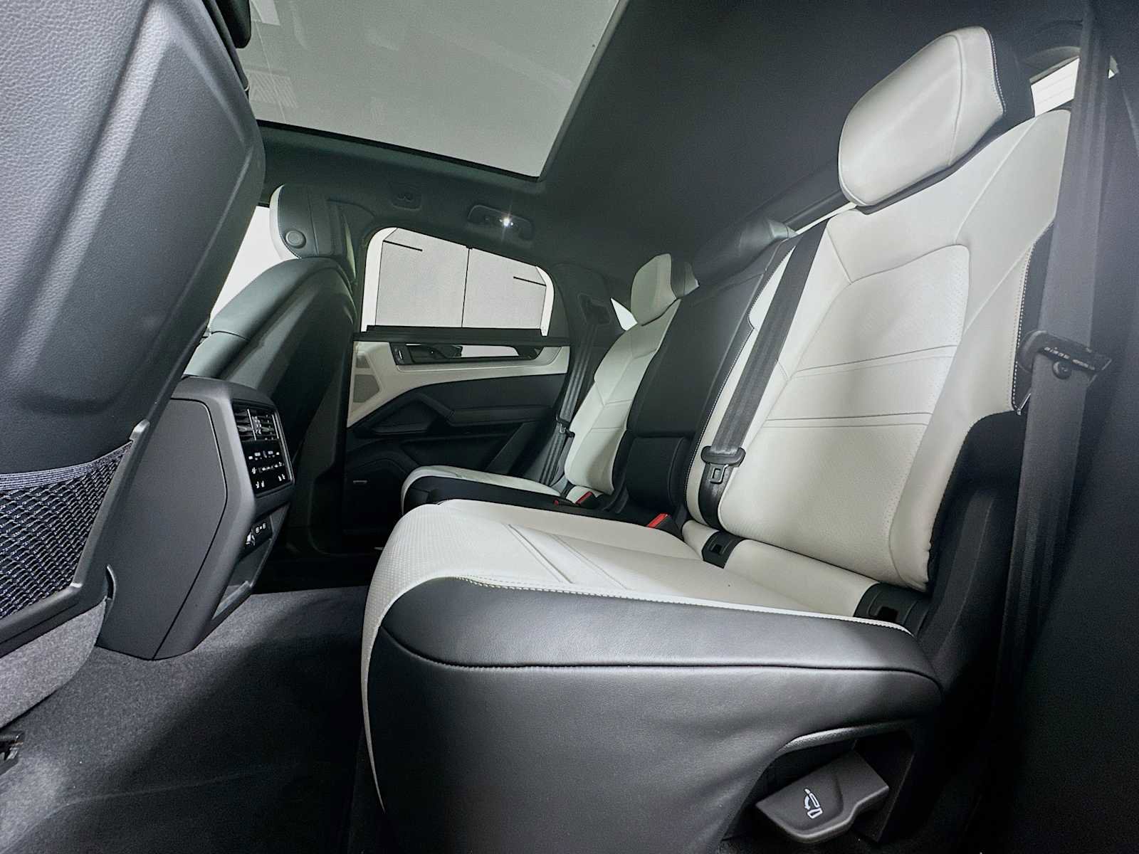 New 2026 Porsche Cayenne Coupe image 24