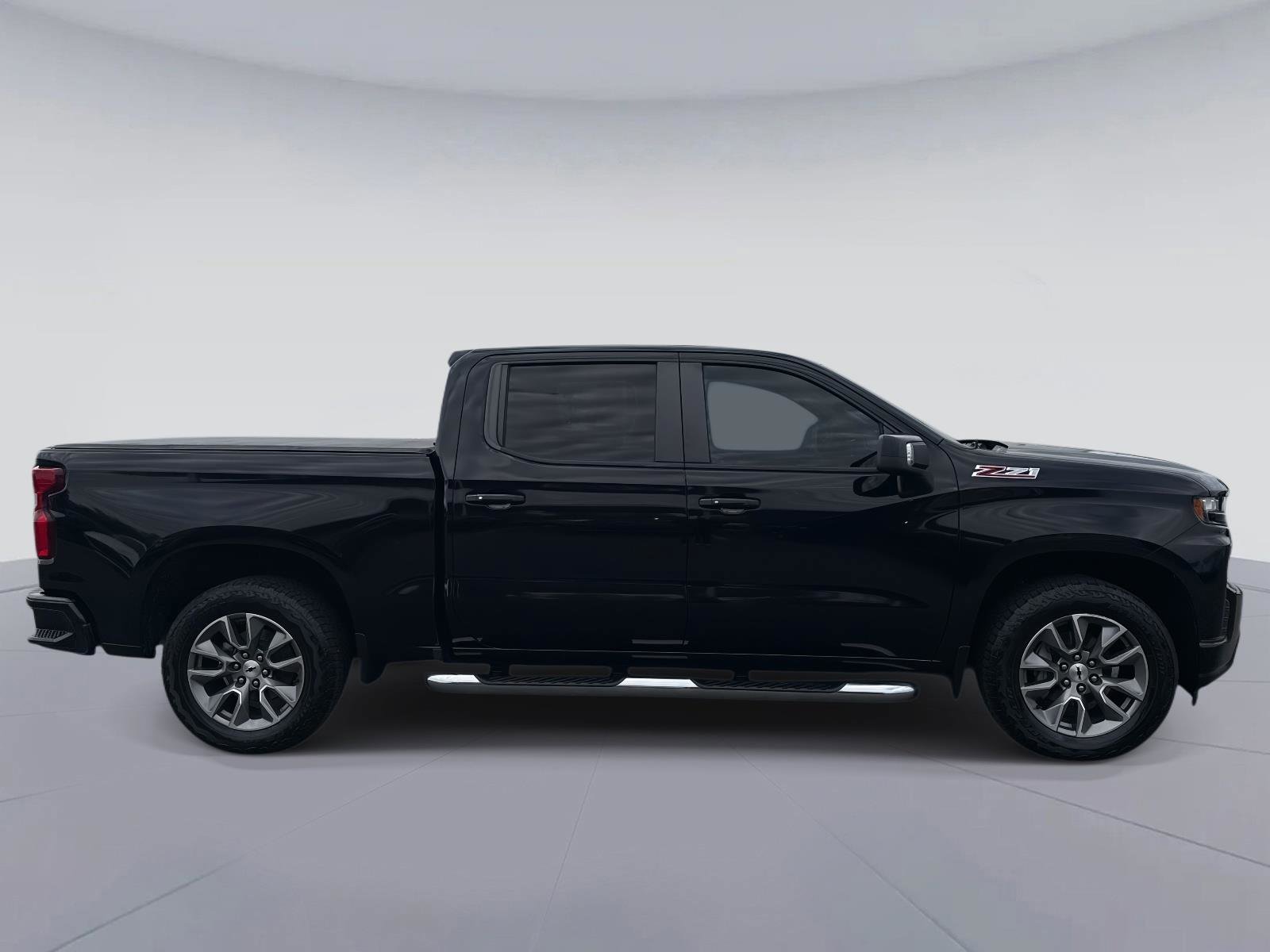 Used 2019 Chevrolet Silverado 1500 RST image 2