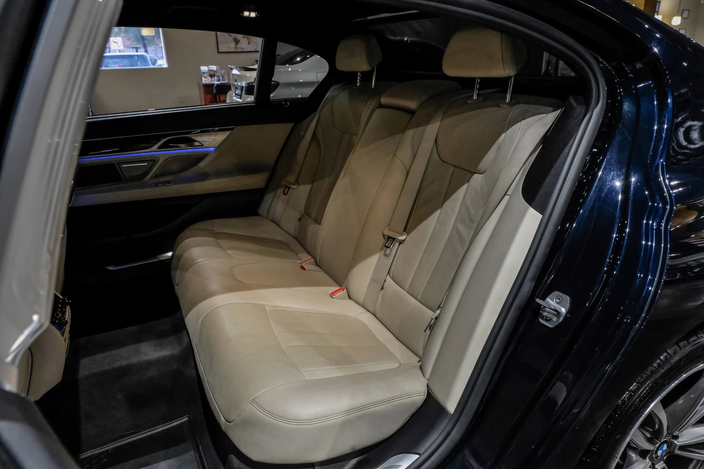 Used 2019 BMW 740i xDrive w/ Executive Package AWD/4WD image 39
