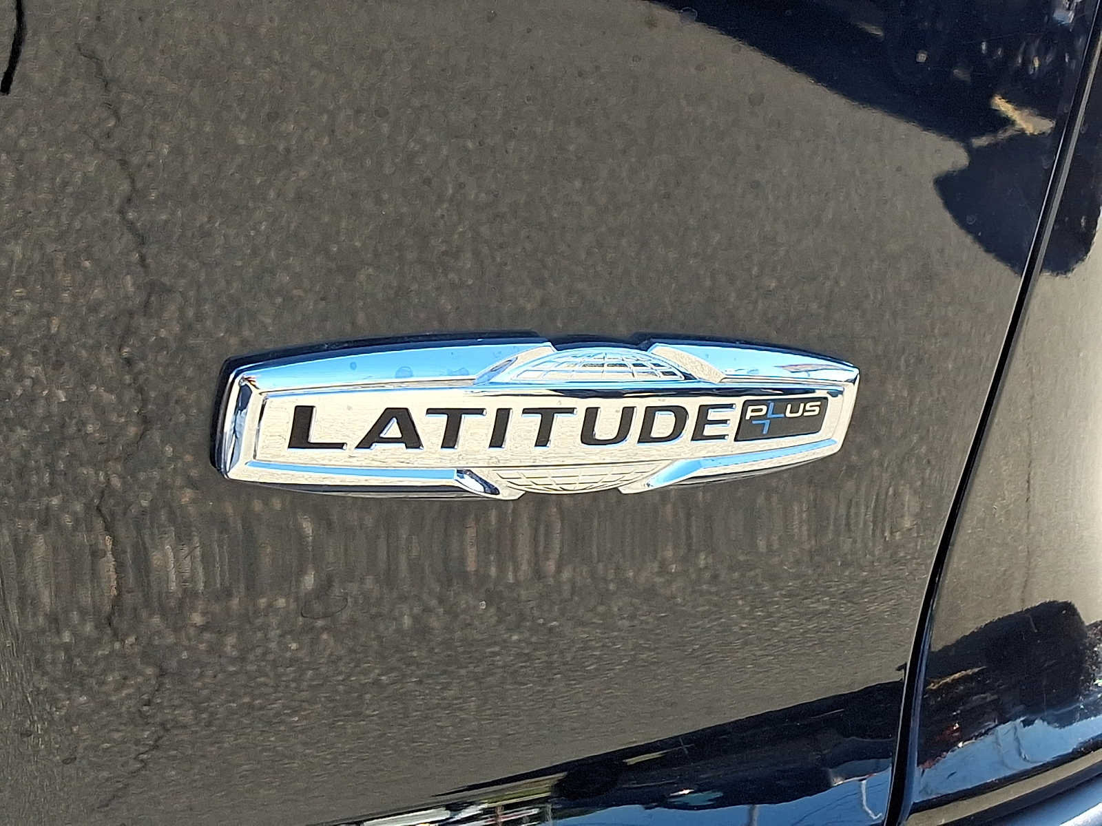 Used 2021 Jeep Cherokee Latitude Plus AWD/4WD image 30