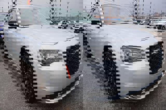 Used 2019 Chrysler 300 Touring w/ Sport Appearance Package image 1