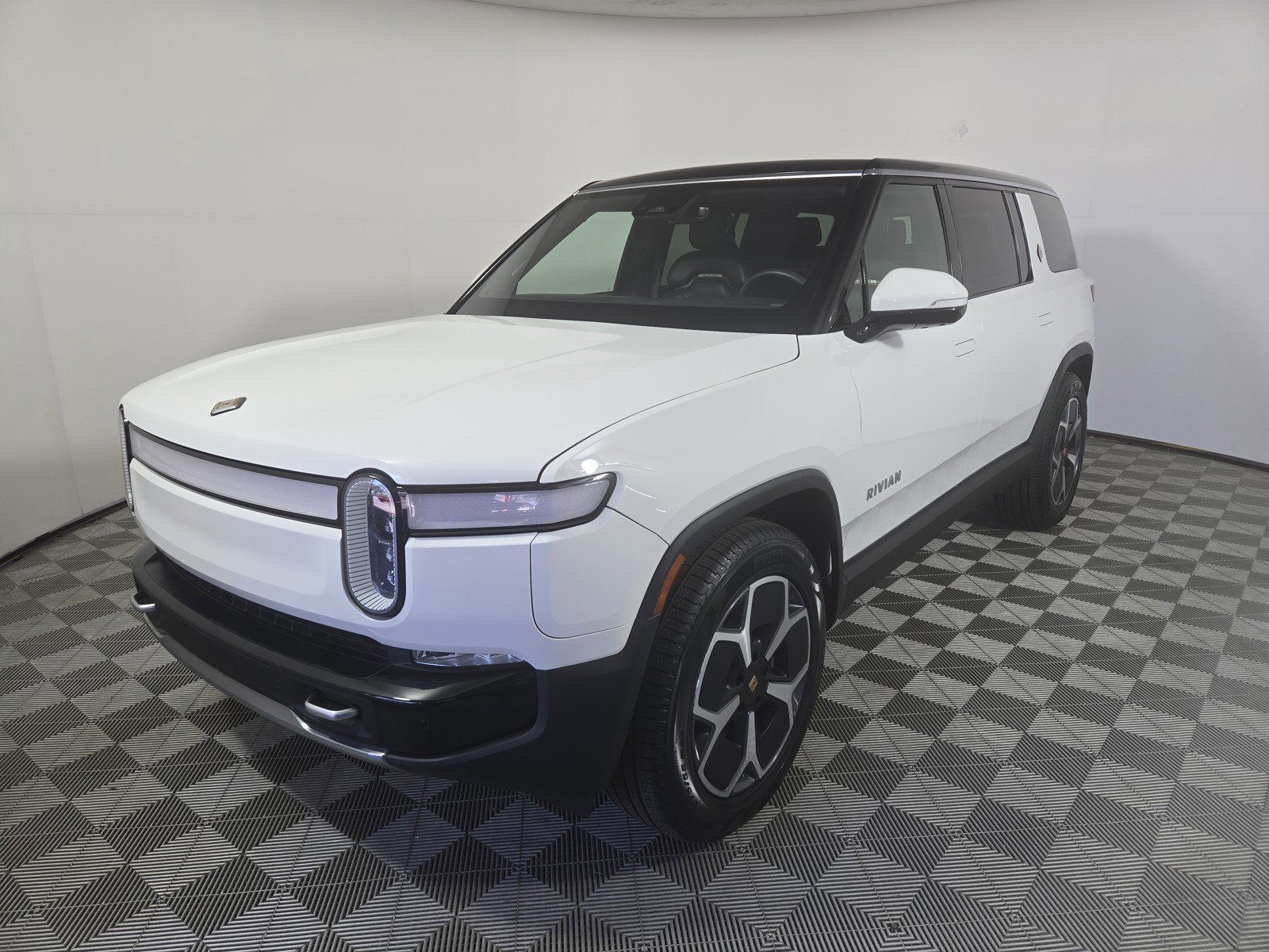 Used 2024 Rivian R1S Adventure