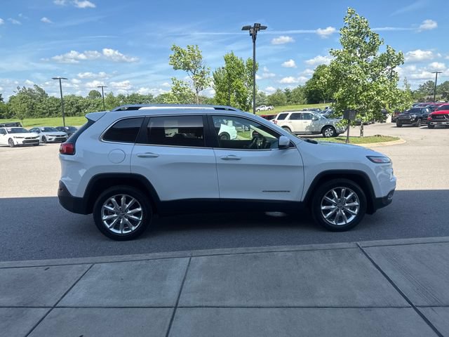 Used 2017 Jeep Cherokee Limited w/ Luxury Group FWD image 5