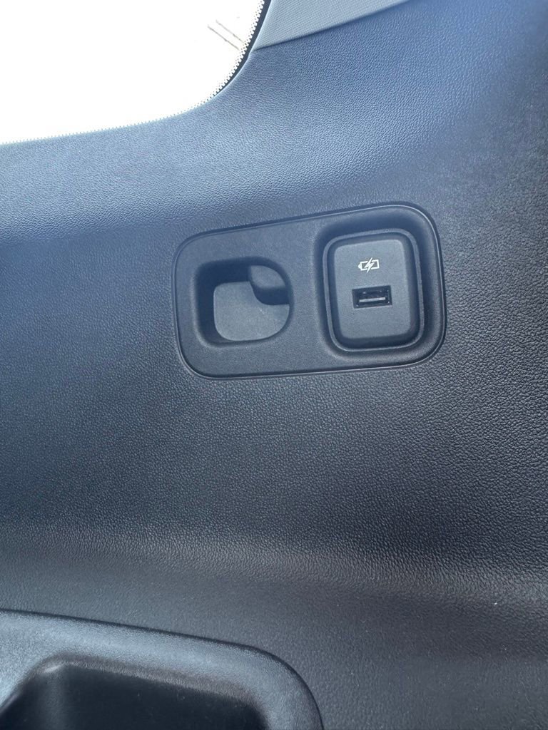 Used 2023 GMC Acadia SLE w/ Driver Convenience Package image 11