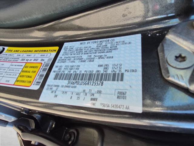 Used 2016 Ford Fusion SE FWD image 19