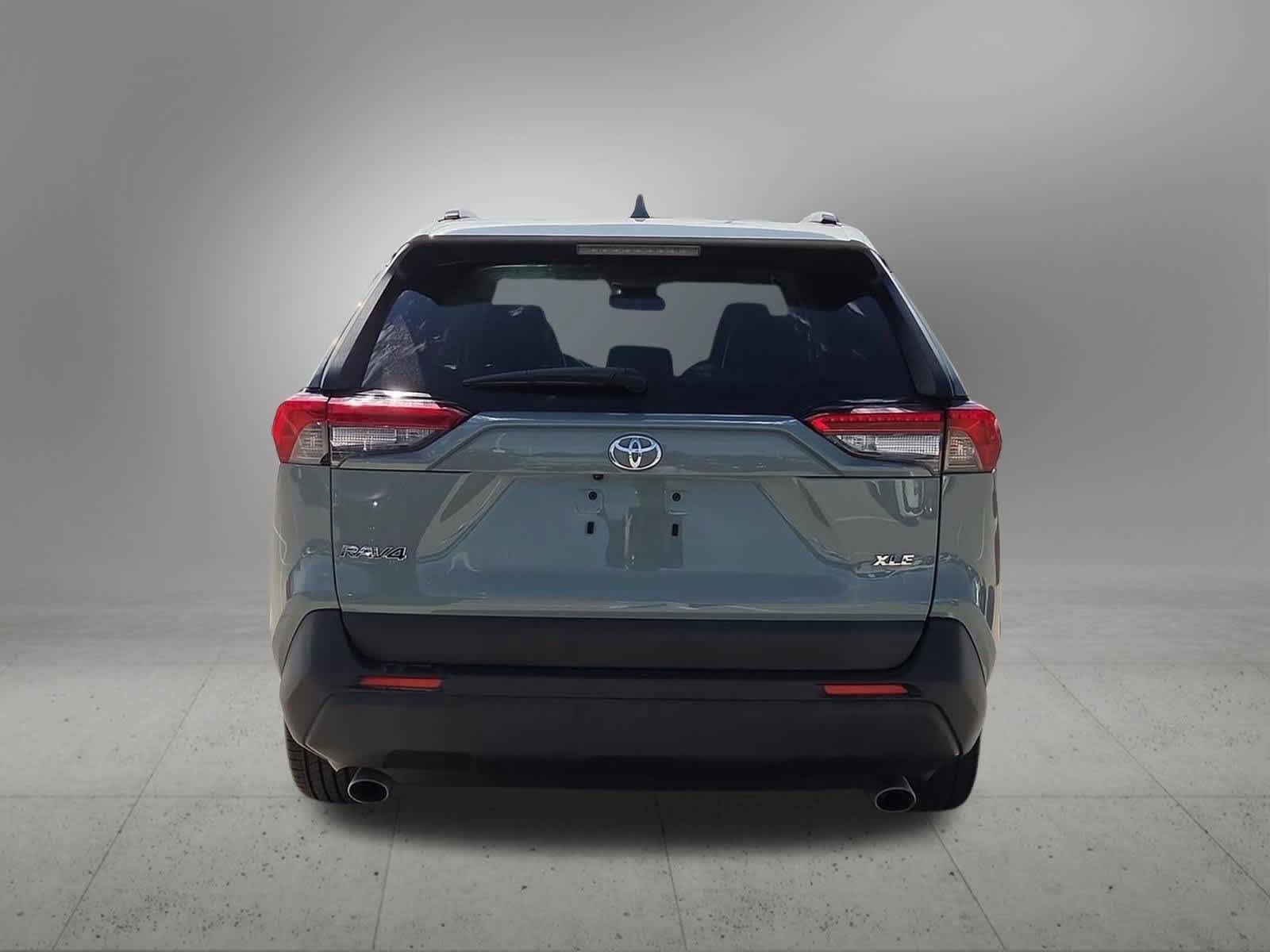 Used 2020 Toyota RAV4 XLE Premium FWD image 5