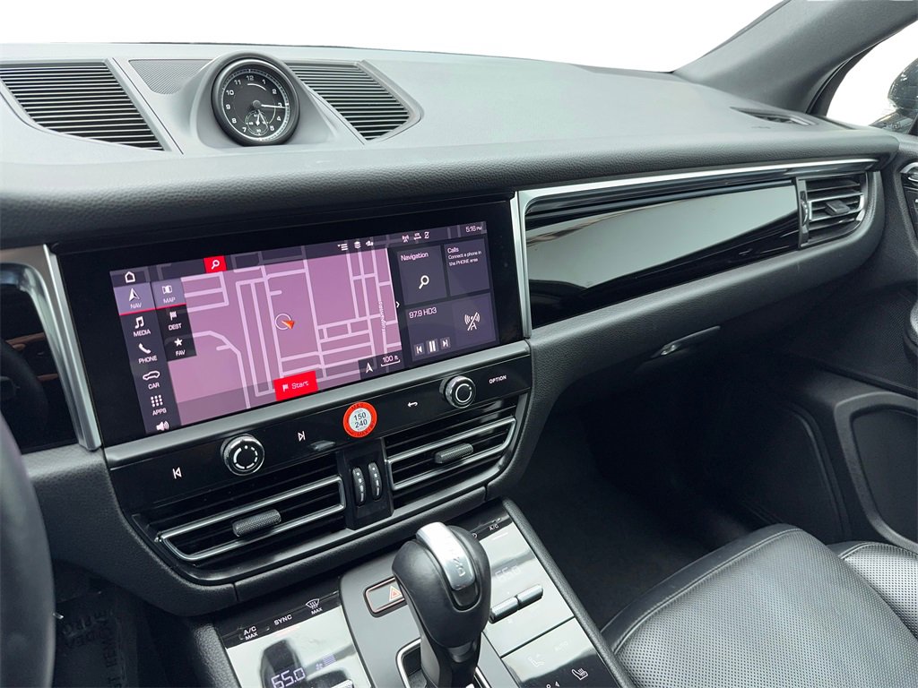 Used 2024 Porsche Macan image 23