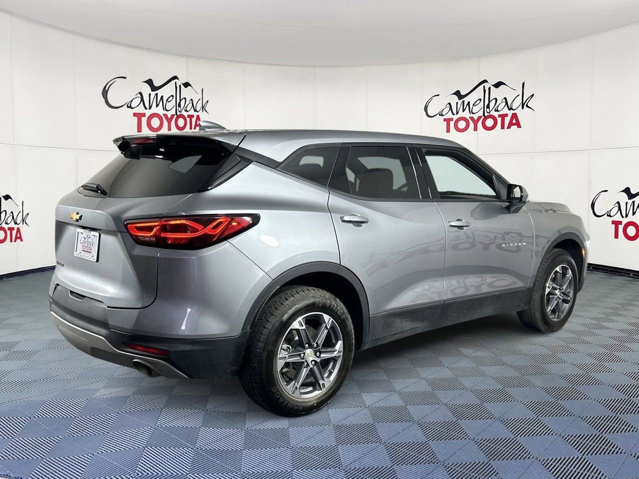 Used 2025 Chevrolet Blazer LT FWD image 7