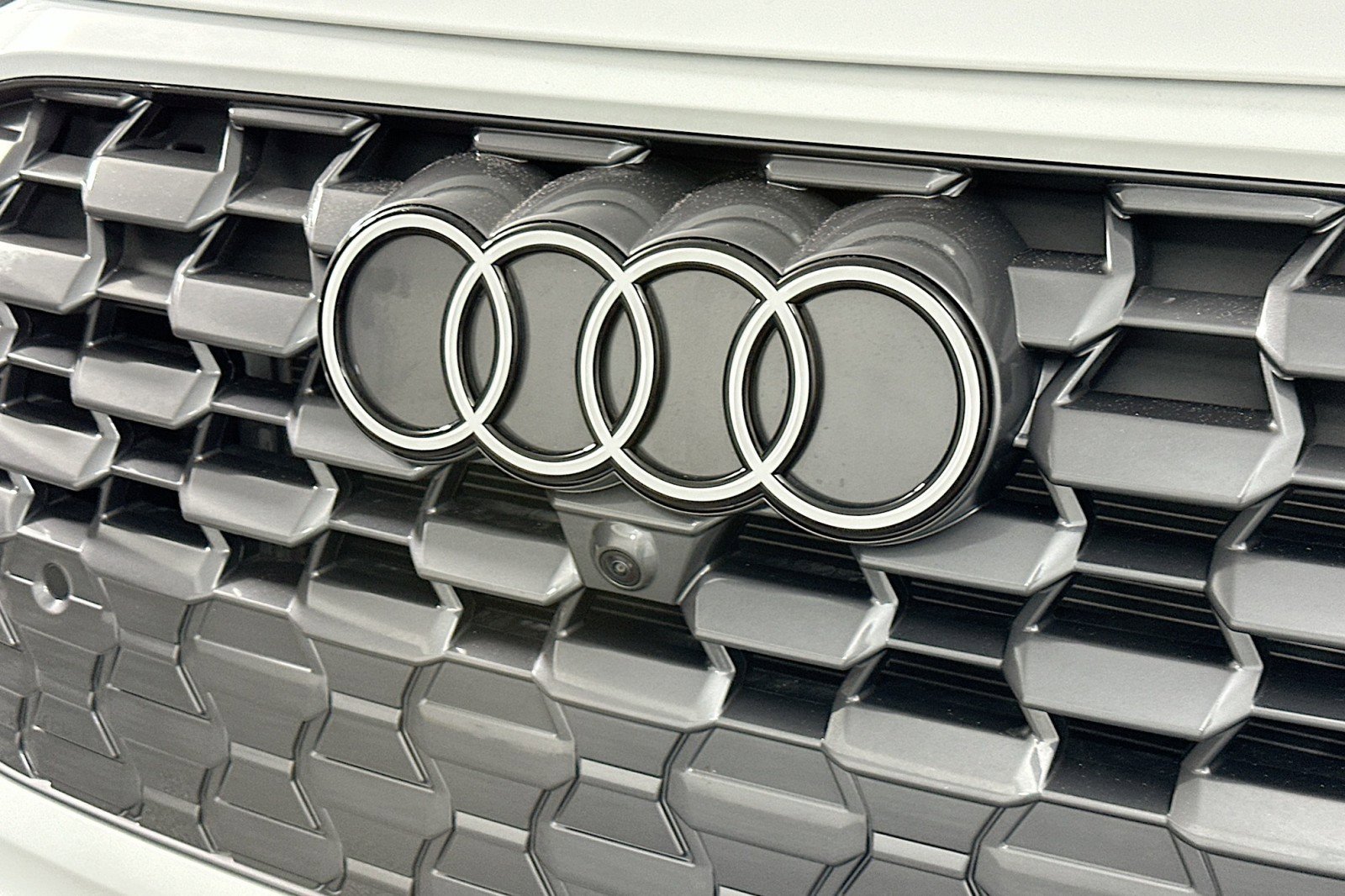 Used 2025 Audi Q5 Premium w/ Convenience Package image 15