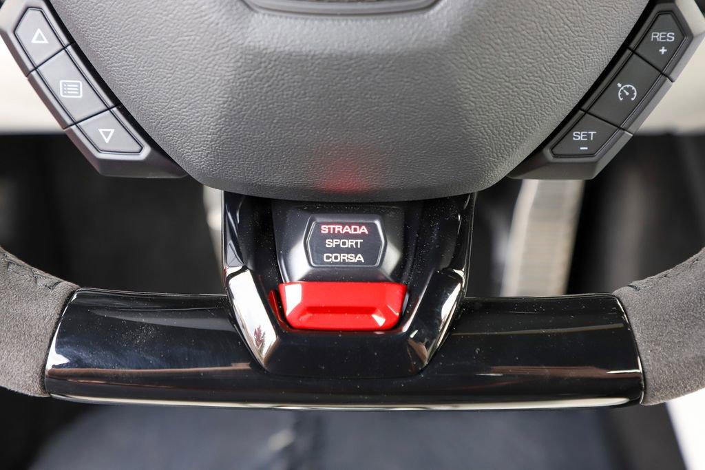 Used 2024 Lamborghini Huracan EVO AWD/4WD image 35