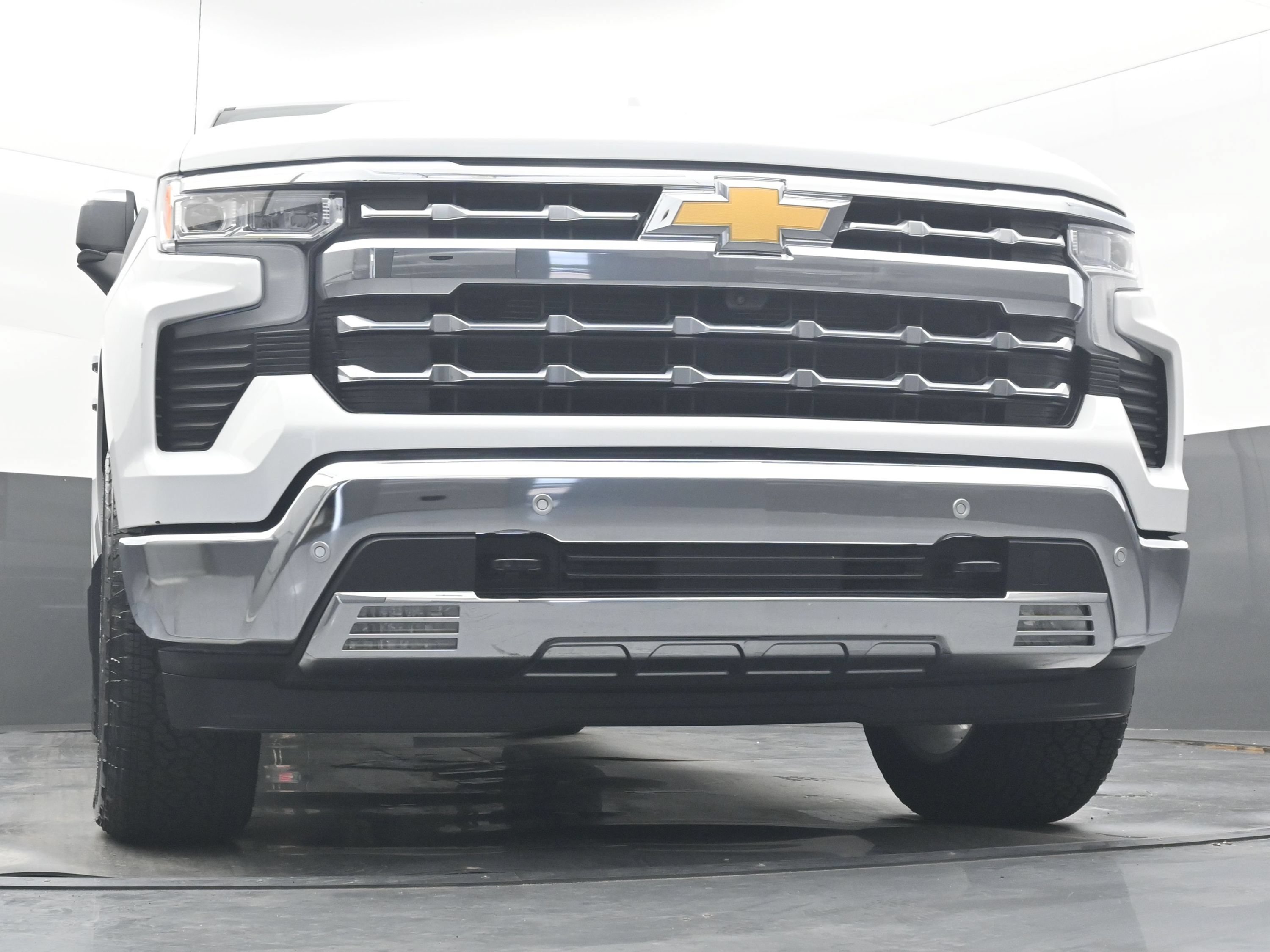 Used 2025 Chevrolet Silverado 1500 LTZ w/ LTZ Premium Package AWD/4WD image 20