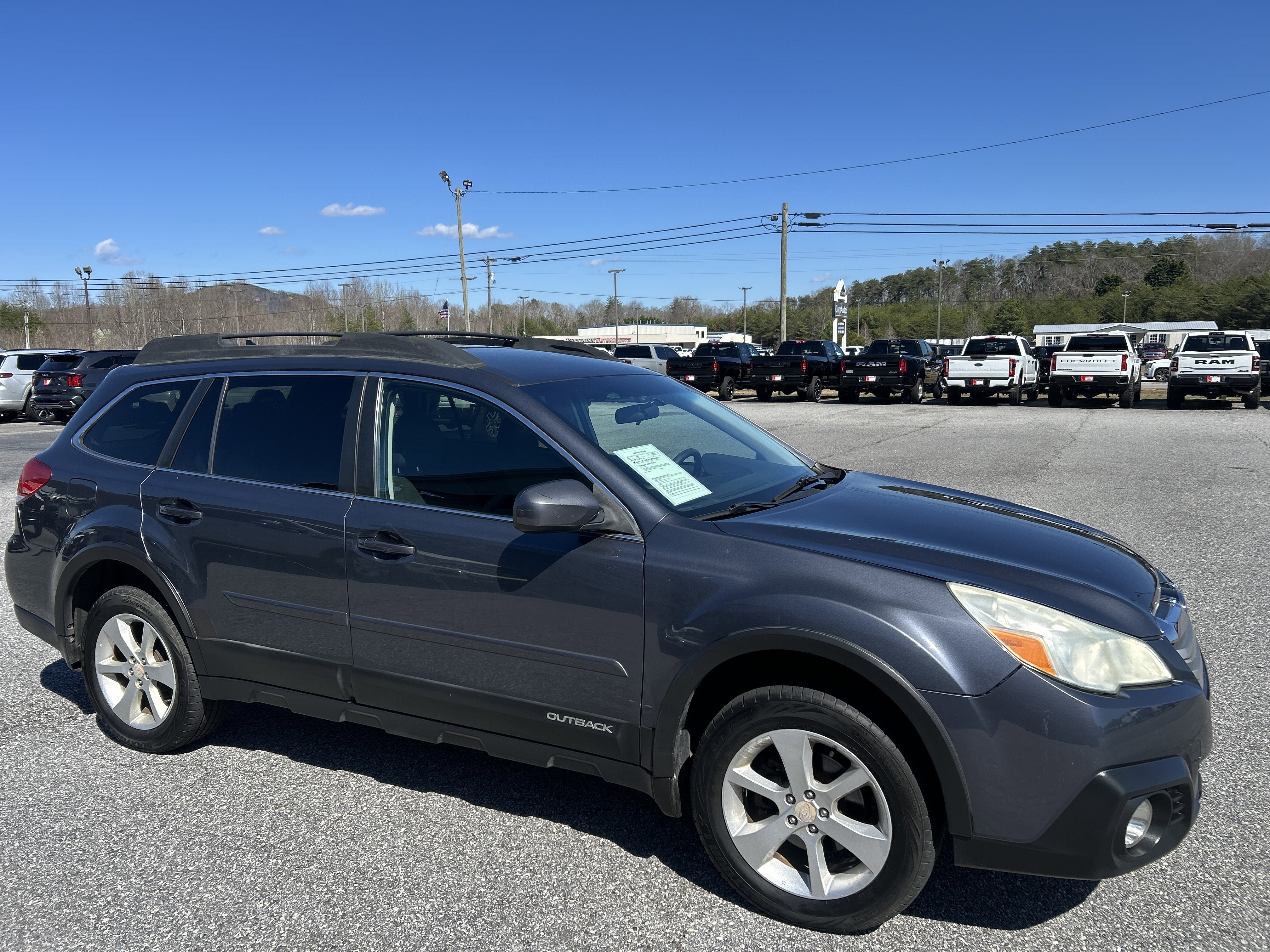Used 2014 Subaru Outback 2.5i Premium w/ Accessory Value Package (OYS) image 9