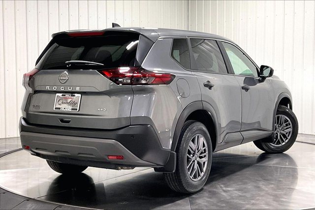 Used 2023 Nissan Rogue S AWD/4WD image 13