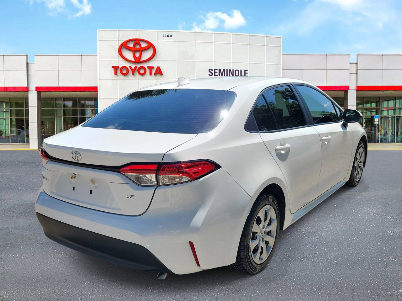 Used 2023 Toyota Corolla LE FWD image 3