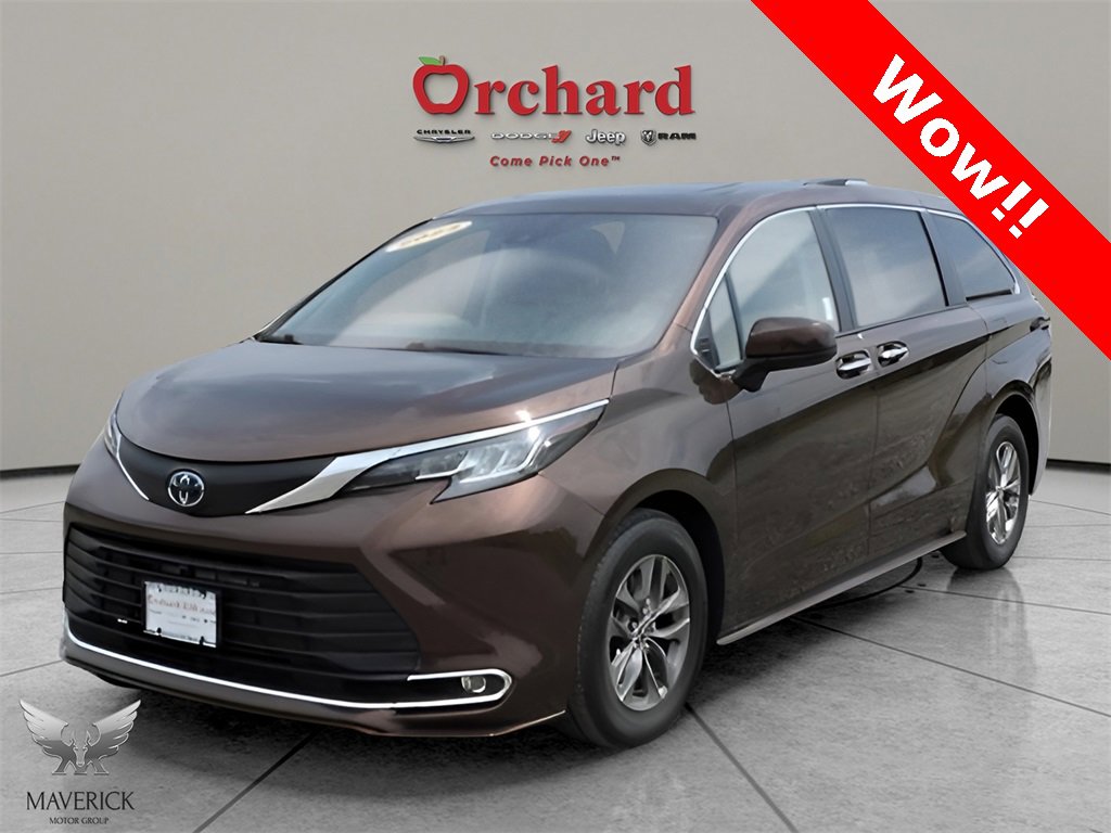 Used 2022 Toyota Sienna XLE