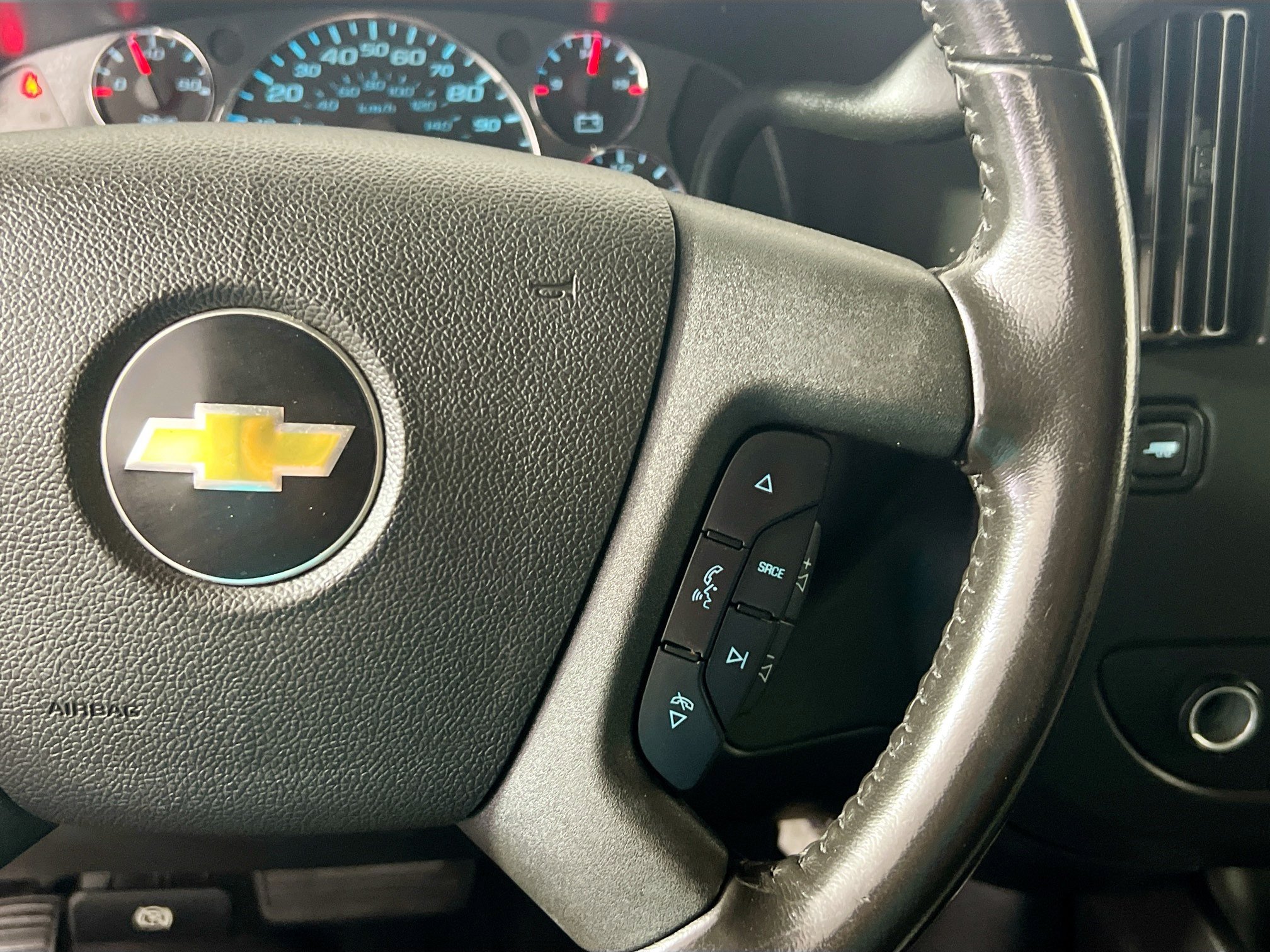 Used 2020 Chevrolet Express 3500 Extended w/ Driver Convenience Package RWD image 18
