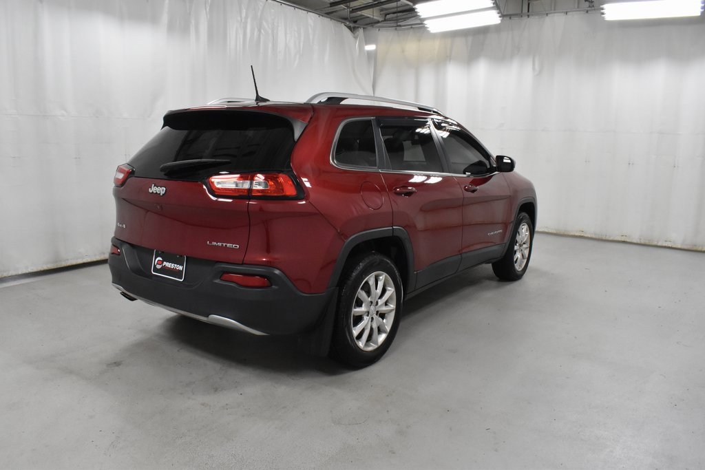 Used 2017 Jeep Cherokee Limited image 5