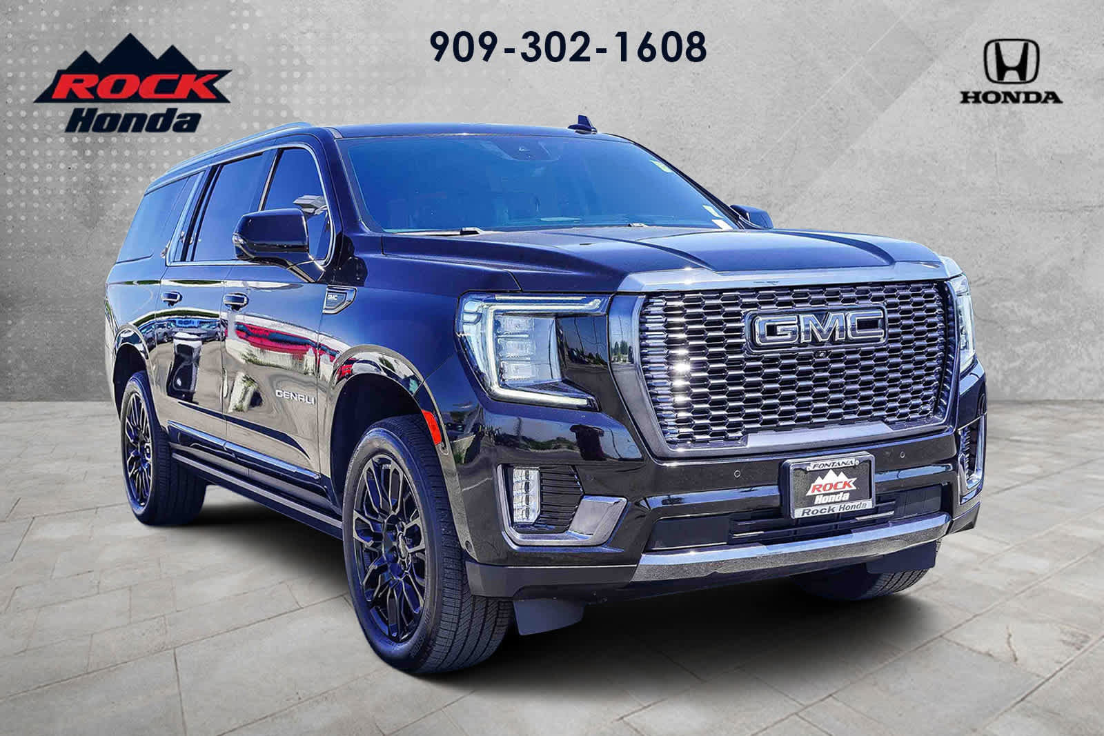 Used 2023 GMC Yukon XL Denali Ultimate image 3