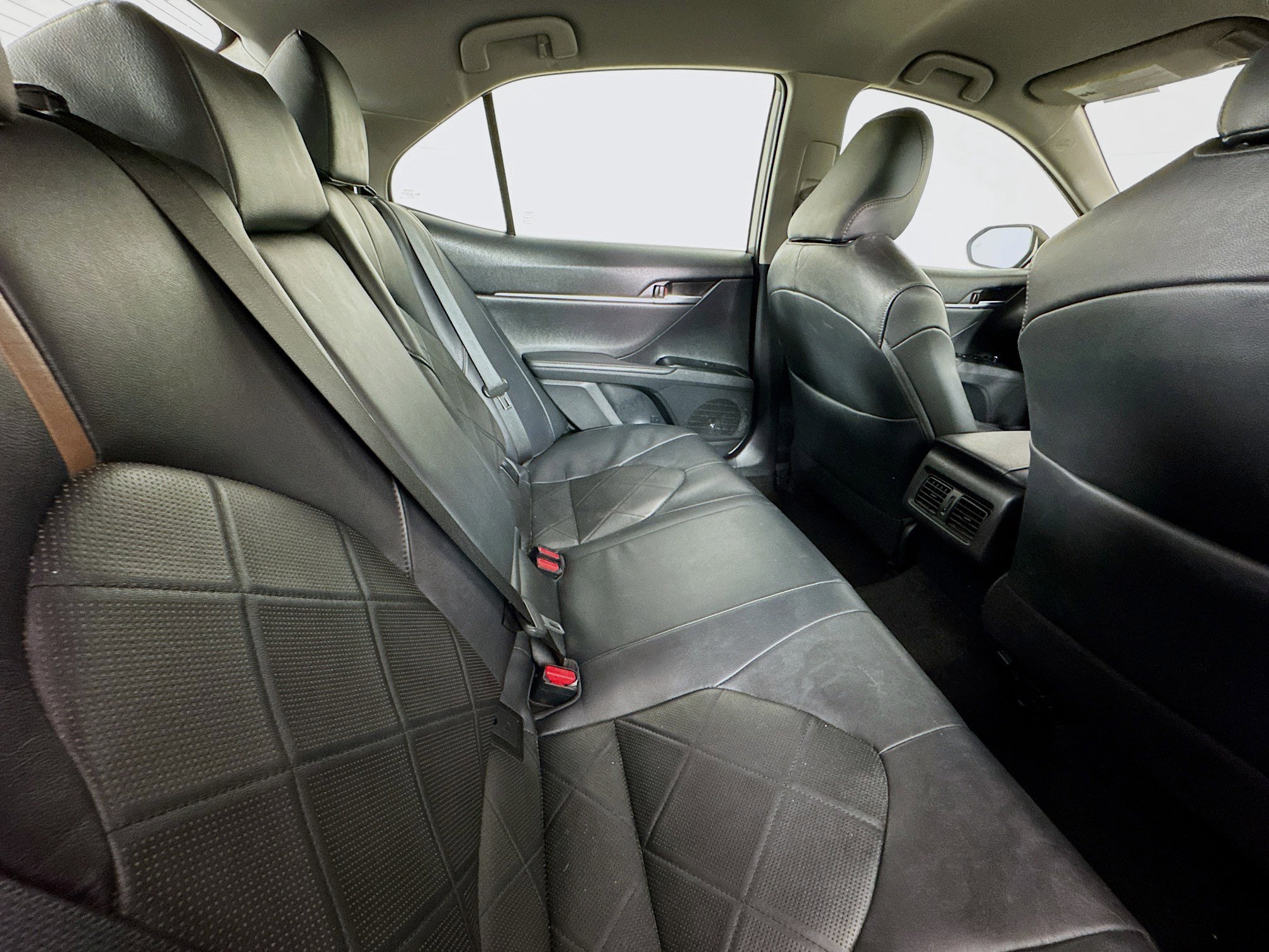 Used 2019 Toyota Camry XLE image 25