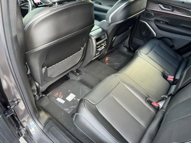 New 2025 Jeep Grand Cherokee Overland w/ Luxury Tech Group IV image 21