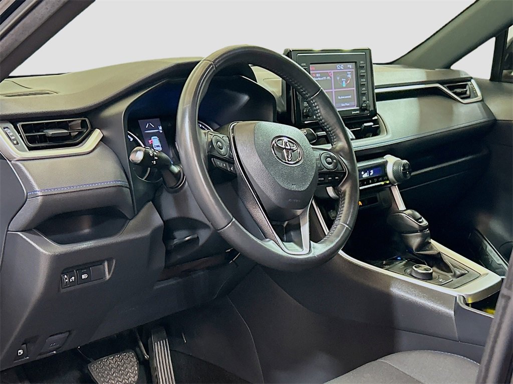 Used 2022 Toyota RAV4 SE image 7