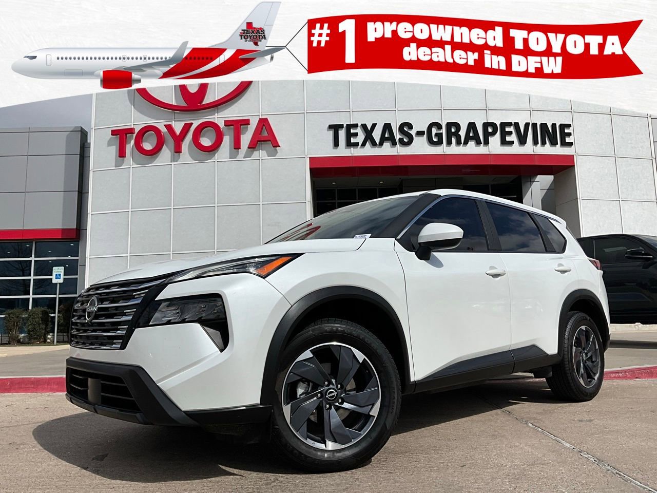 Used 2025 Nissan Rogue SV image 1