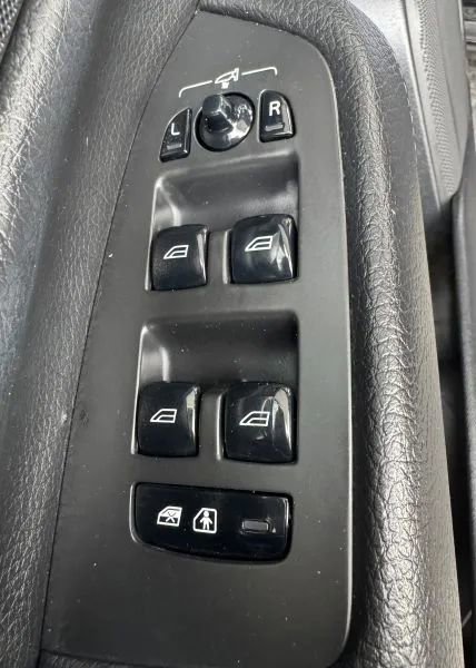 Used 2017 Volvo XC90 T6 Momentum w/ Vision Package image 45