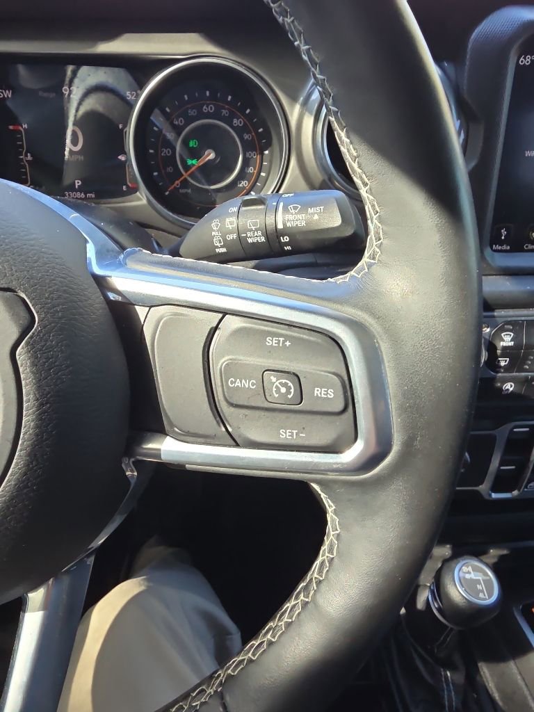 Used 2020 Jeep Wrangler Unlimited Sahara AWD/4WD image 29