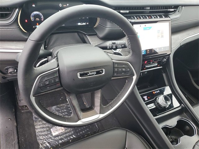 New 2025 Jeep Grand Cherokee Limited w/ Black Appearance Package image 19