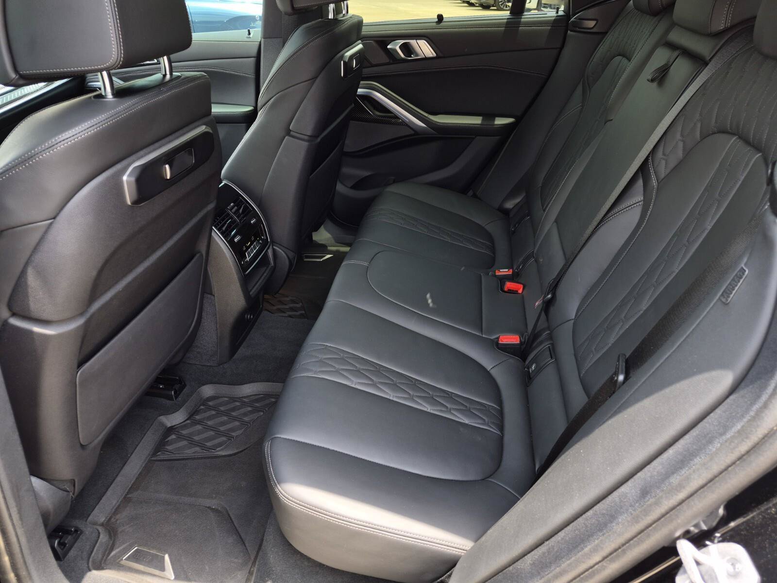 Certified 2025 BMW X6 M60i w/ Climate Comfort Package AWD/4WD image 17