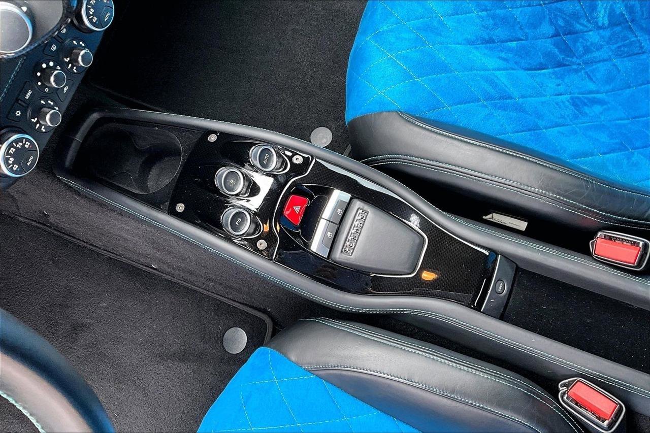 Used 2015 Ferrari 458 Italia Coupe RWD image 18