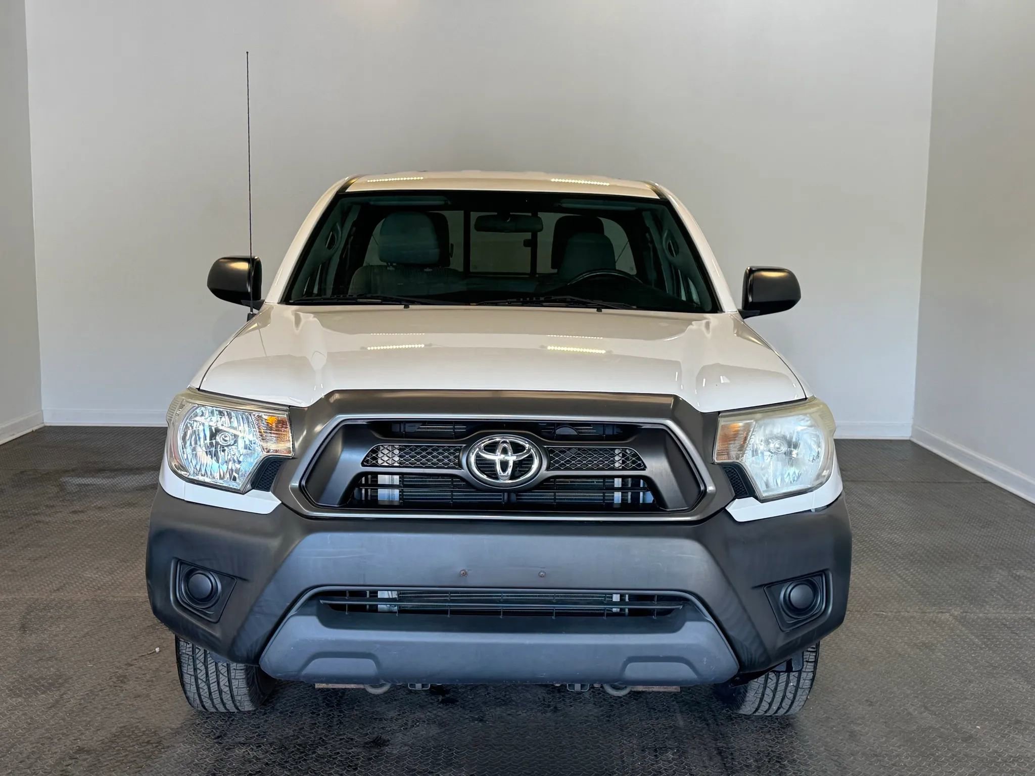 Used 2013 Toyota Tacoma 2WD Access Cab w/ Convenience Pkg image 2
