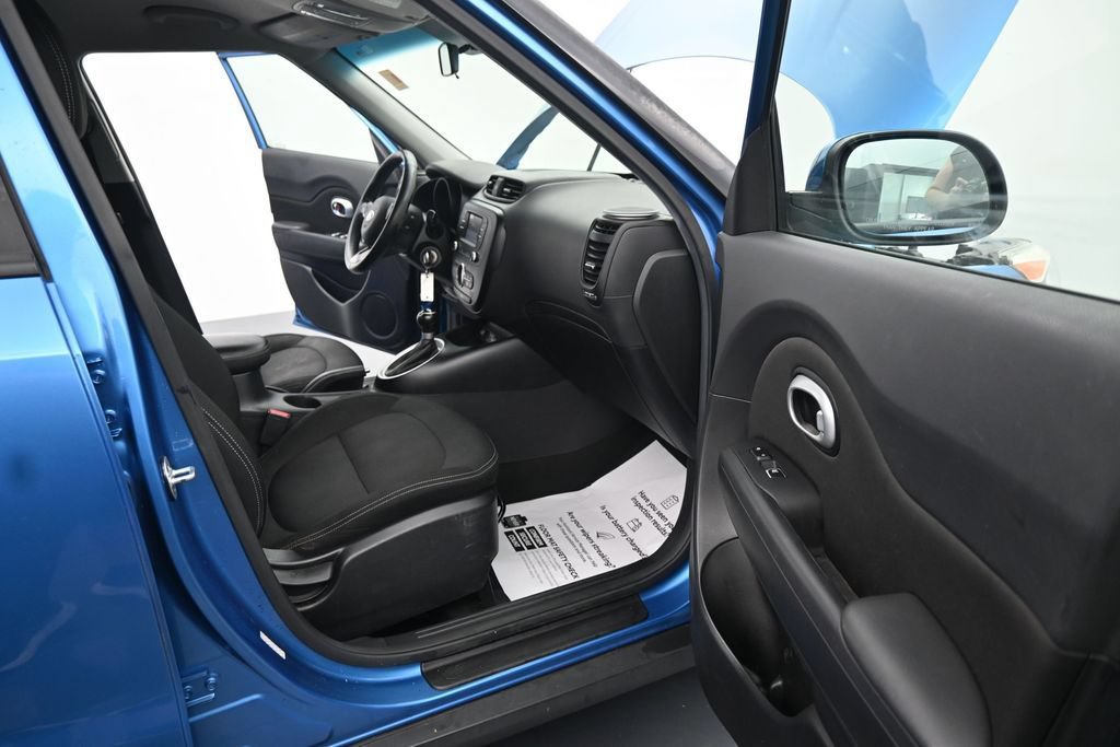 Used 2017 Kia Soul + w/ Designer's Package FWD image 23
