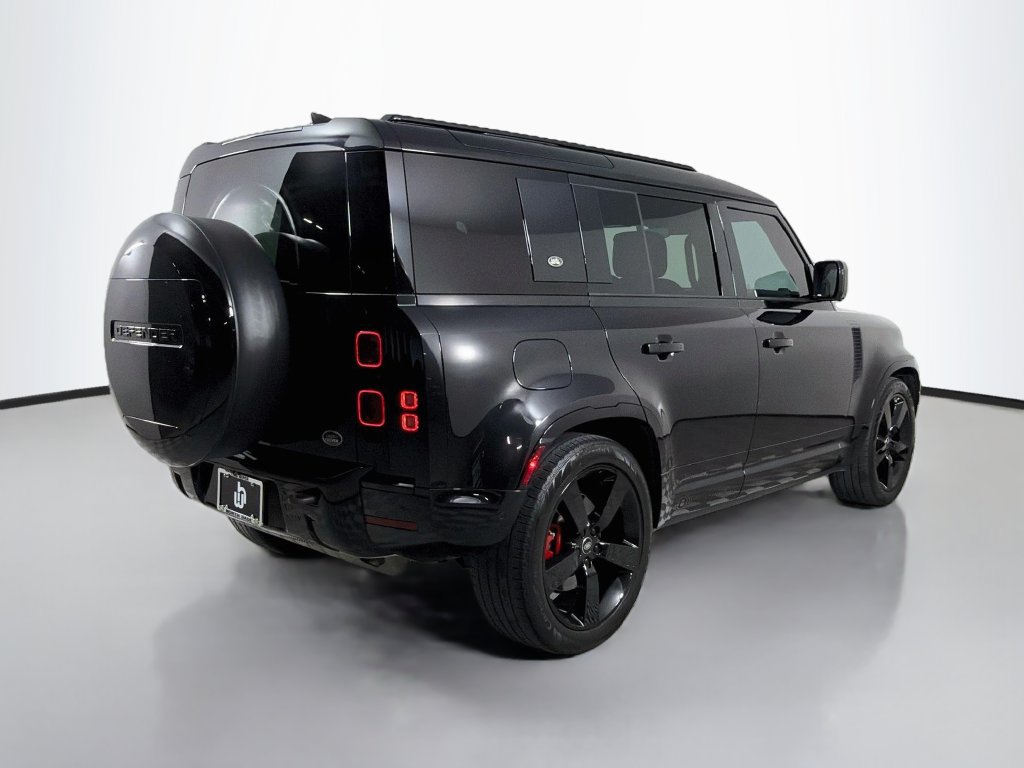 Certified 2023 Land Rover Defender 110 X-Dynamic SE AWD/4WD image 5