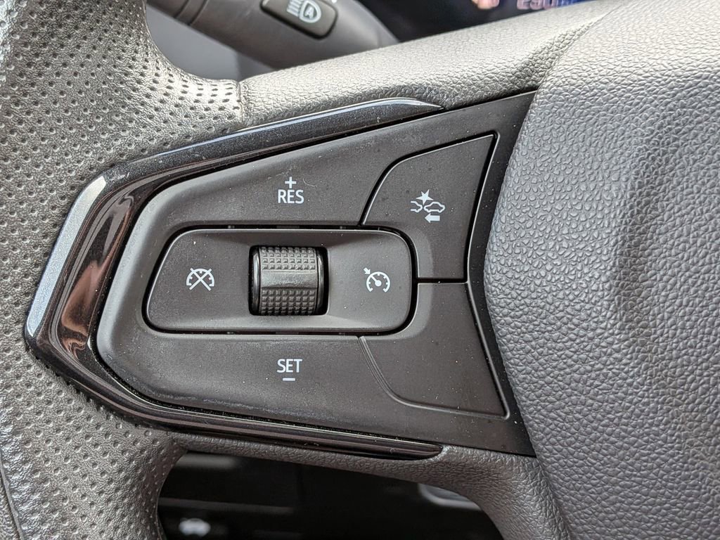 Used 2024 Chevrolet TrailBlazer LT w/ Driver Confidence Package image 24