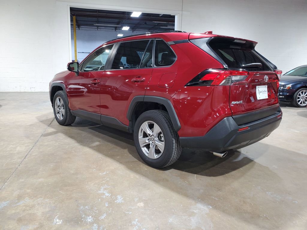 Used 2022 Toyota RAV4 XLE FWD image 13