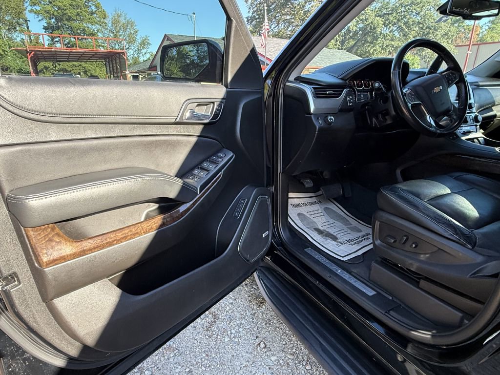 Used 2019 Chevrolet Suburban LT image 9