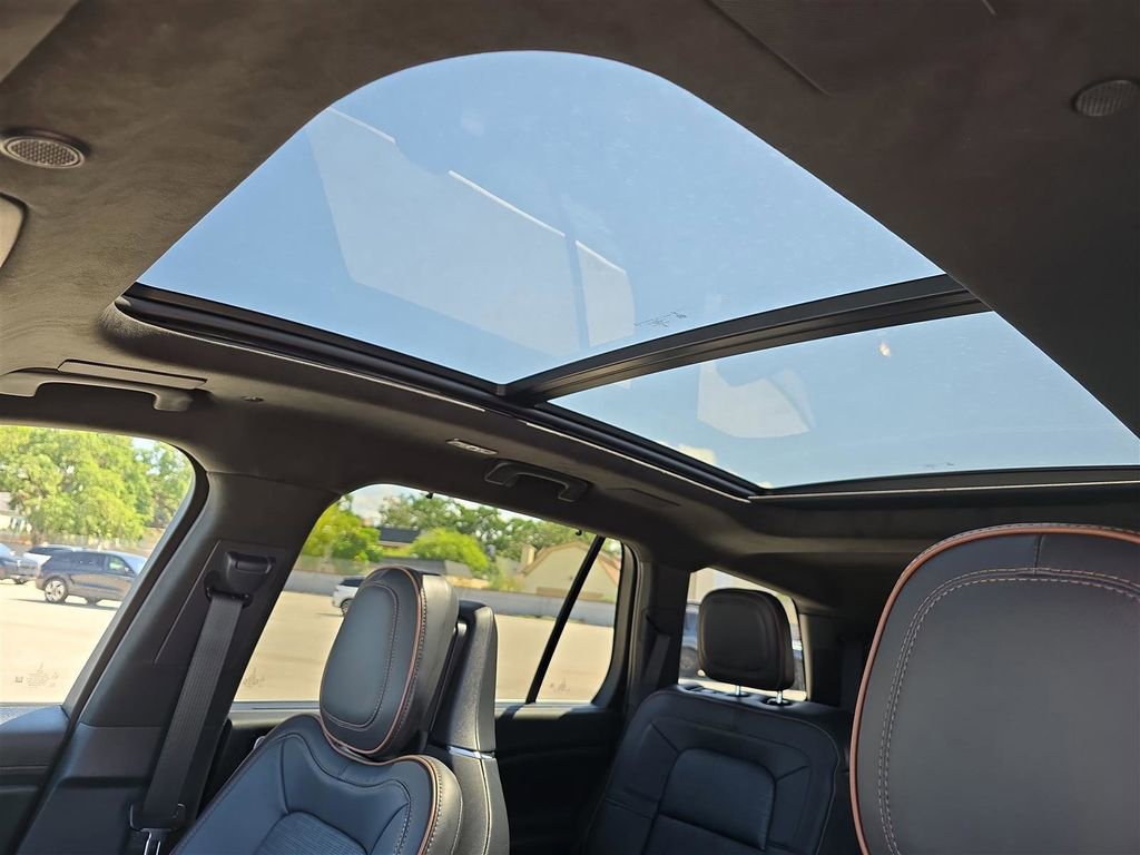Used 2025 Lincoln Aviator Black Label image 27