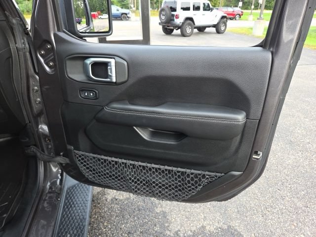 Used 2020 Jeep Wrangler Unlimited Sahara w/ Dual Top Group AWD/4WD image 51