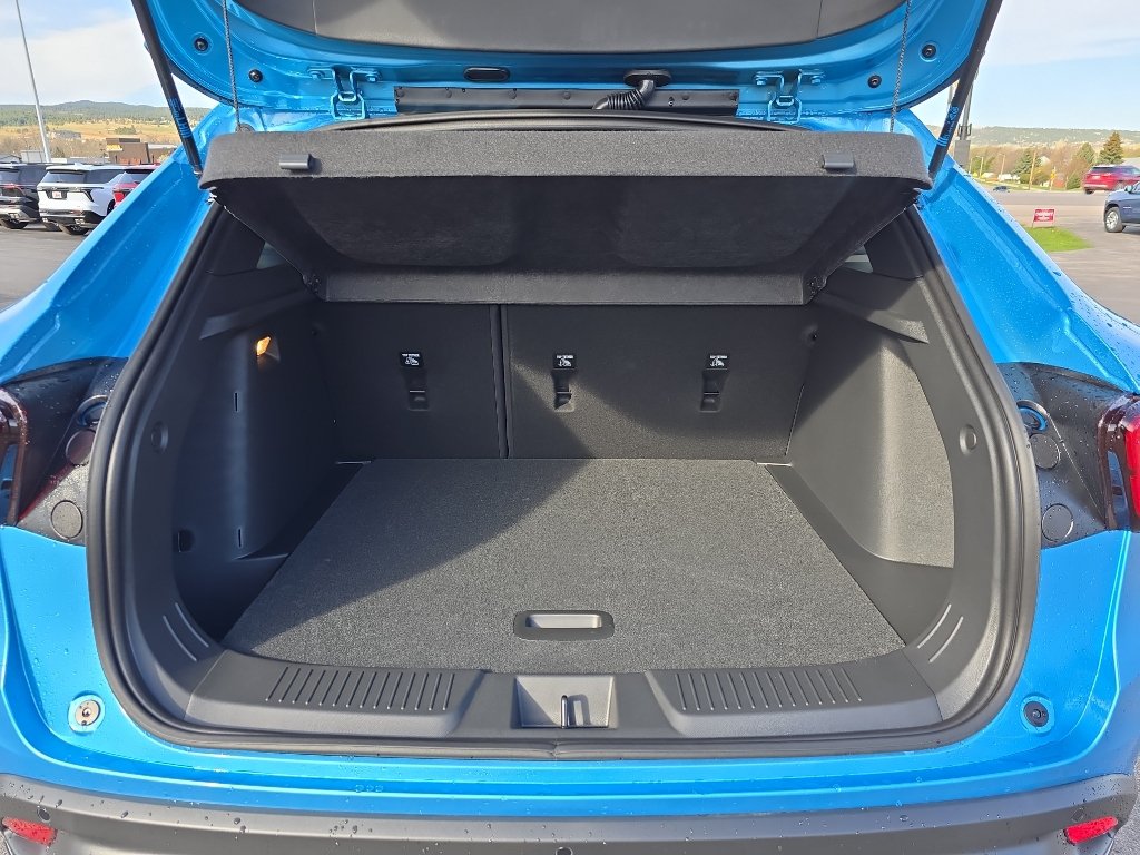 New 2026 Chevrolet Trax RS w/ Sunroof Package FWD image 23