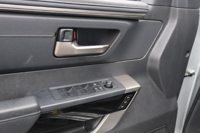 Used 2025 Toyota Tundra Limited AWD/4WD image 23