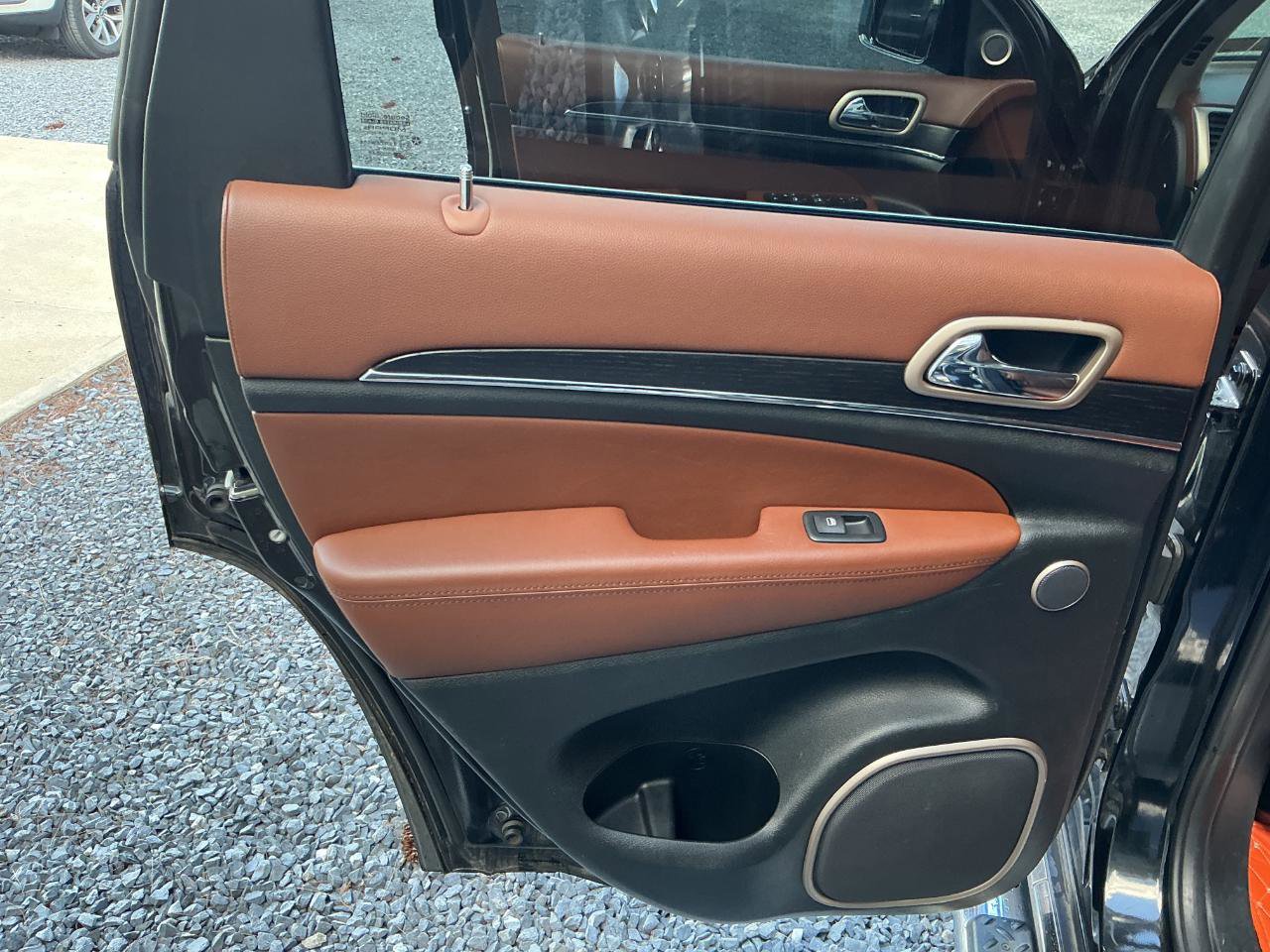 Used 2015 Jeep Grand Cherokee Summit AWD/4WD image 17