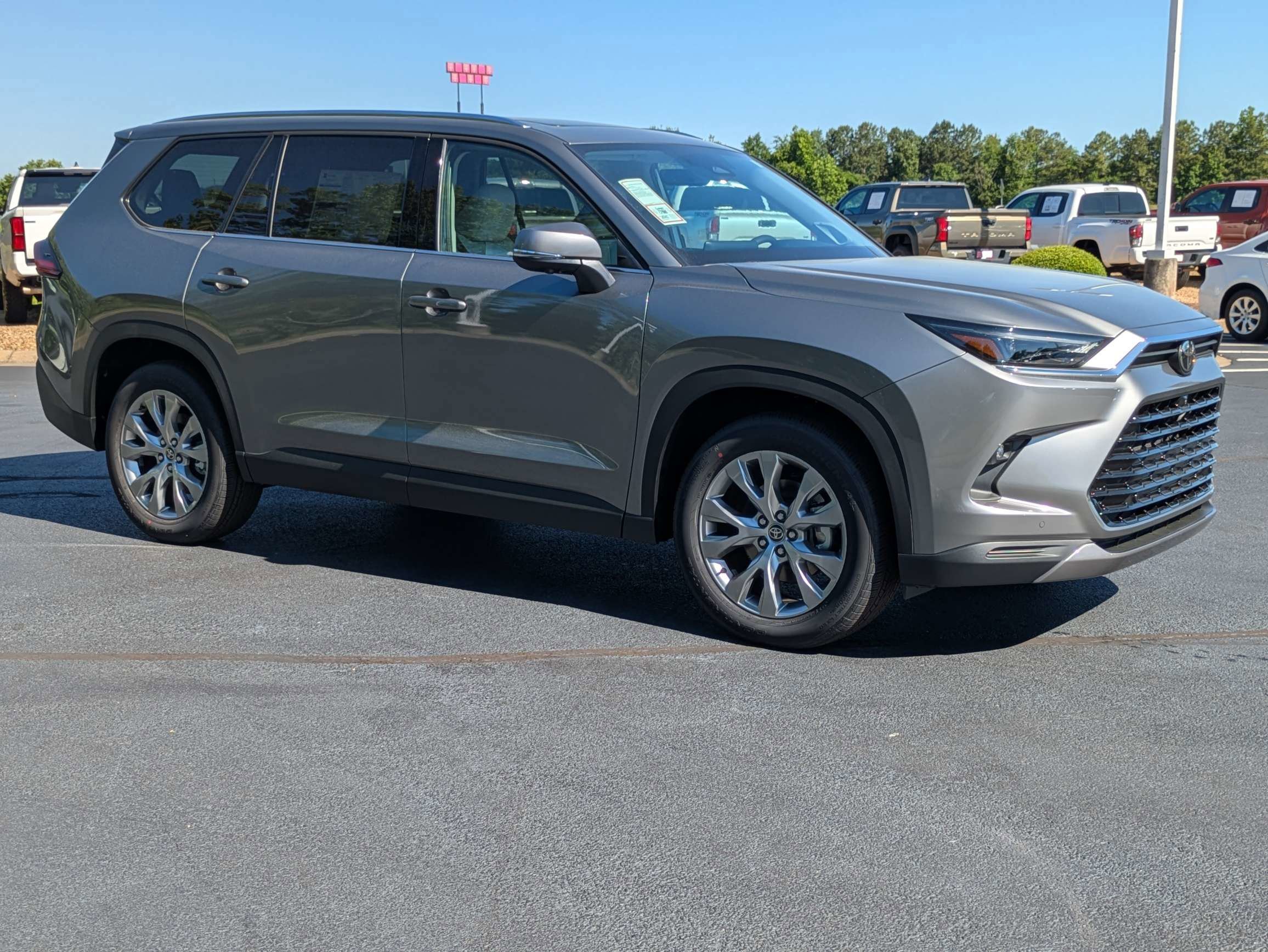 New 2026 Toyota Grand Highlander FWD image 2