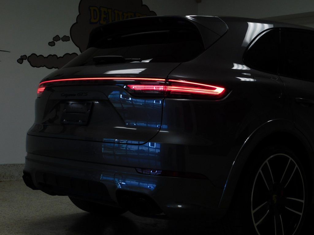 Used 2021 Porsche Cayenne GTS image 90