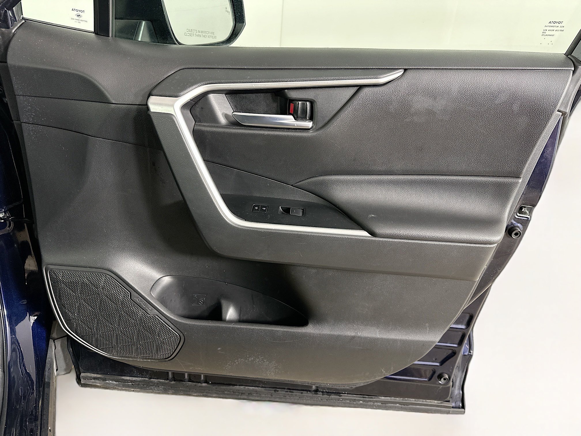 Used 2024 Toyota RAV4 XLE image 31