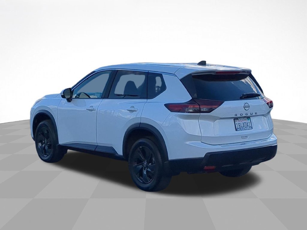 Certified 2026 Nissan Rogue SV w/ Cold Weather Package FWD image 7