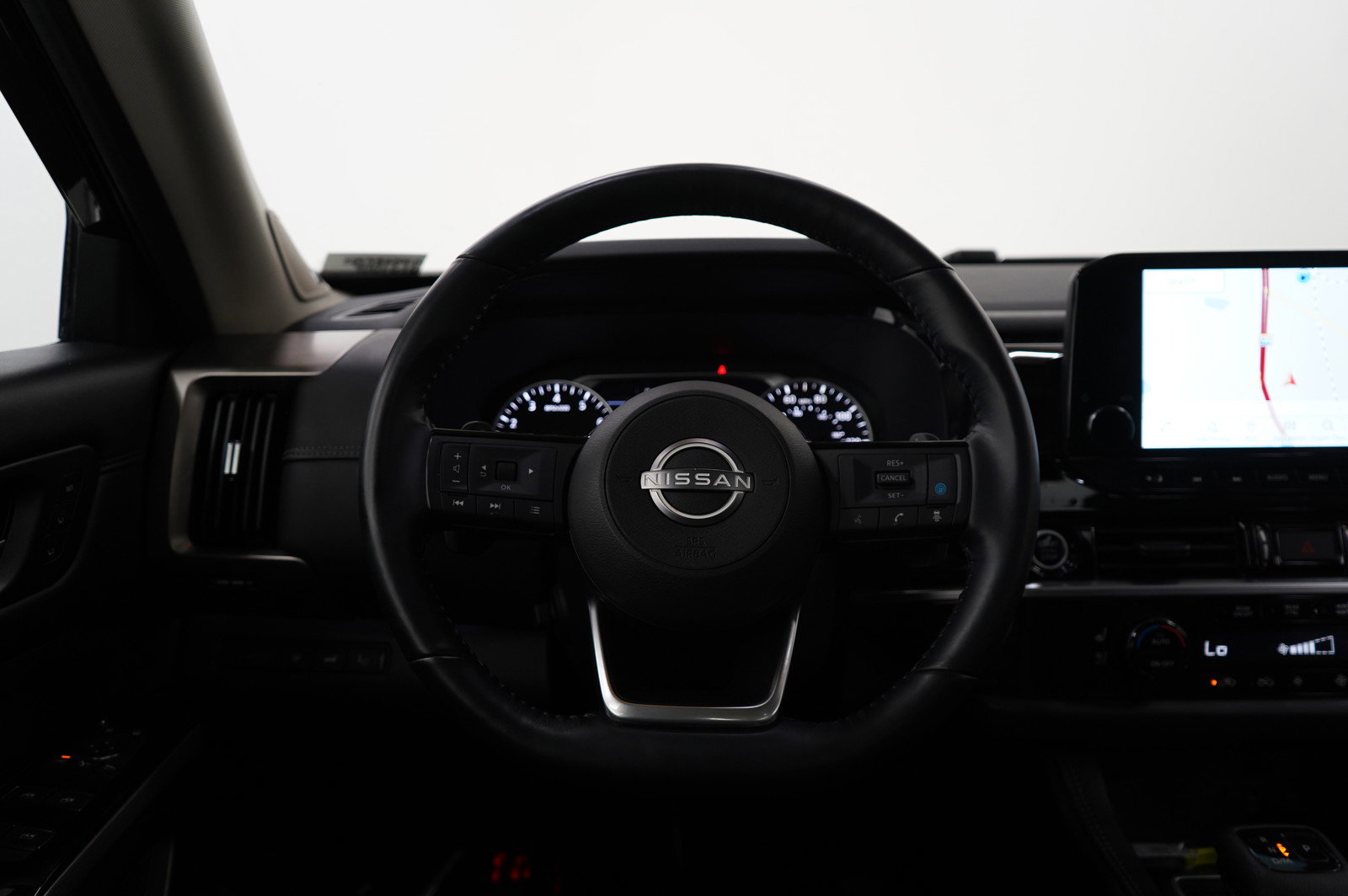 Used 2022 Nissan Pathfinder Platinum w/ Cargo Package image 13