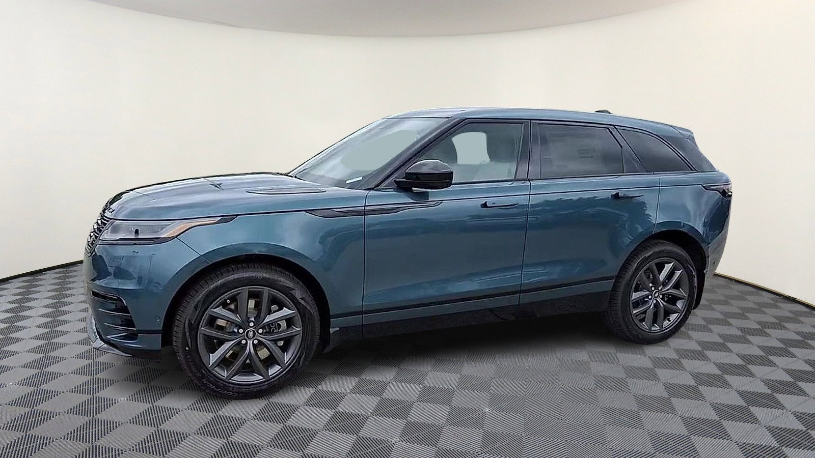 Certified 2026 Land Rover Range Rover Velar Dynamic SE image 4